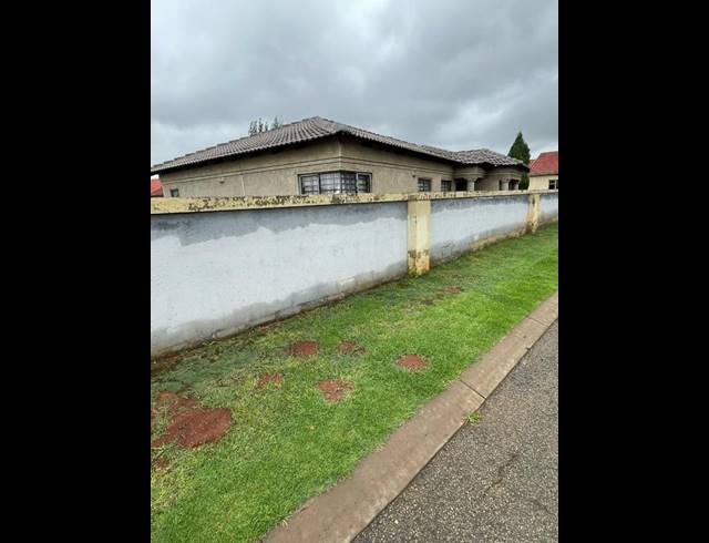 3 BEDROOM HOUSE FOR SALE IN SPRUITVIEW